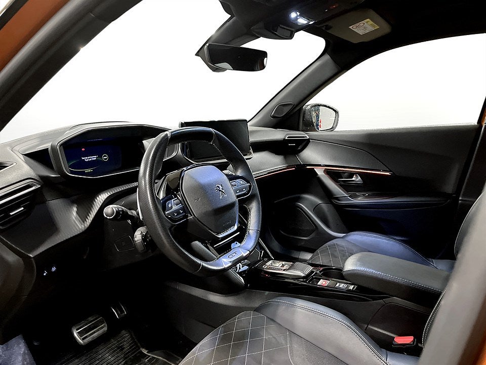 Bild på Peugeot 2008 GT 1.2 PT 155hk Aut - B-KAMERA, EL-BAKLUCKA