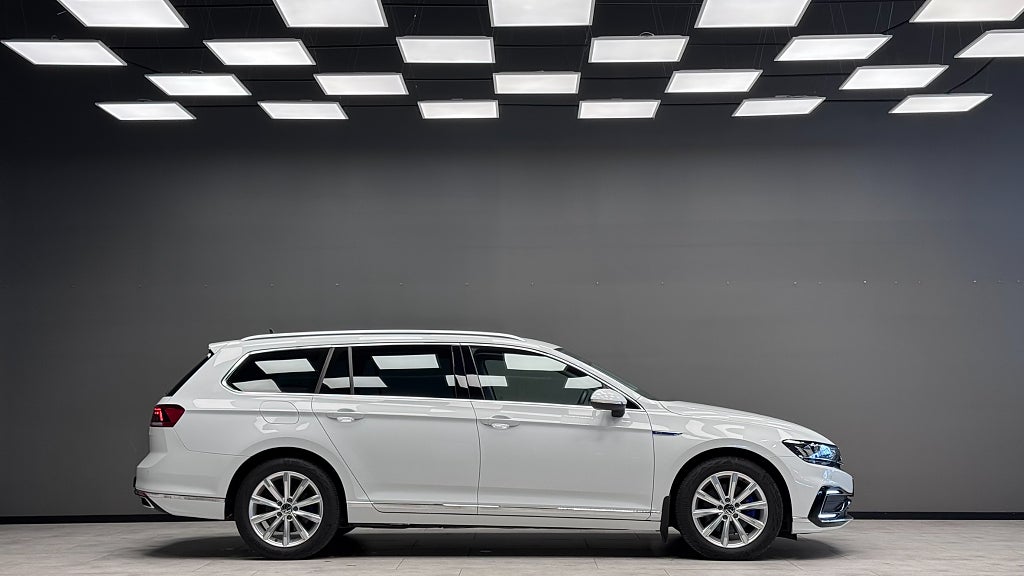 Volkswagen Passat 2023 - miniatyr 4