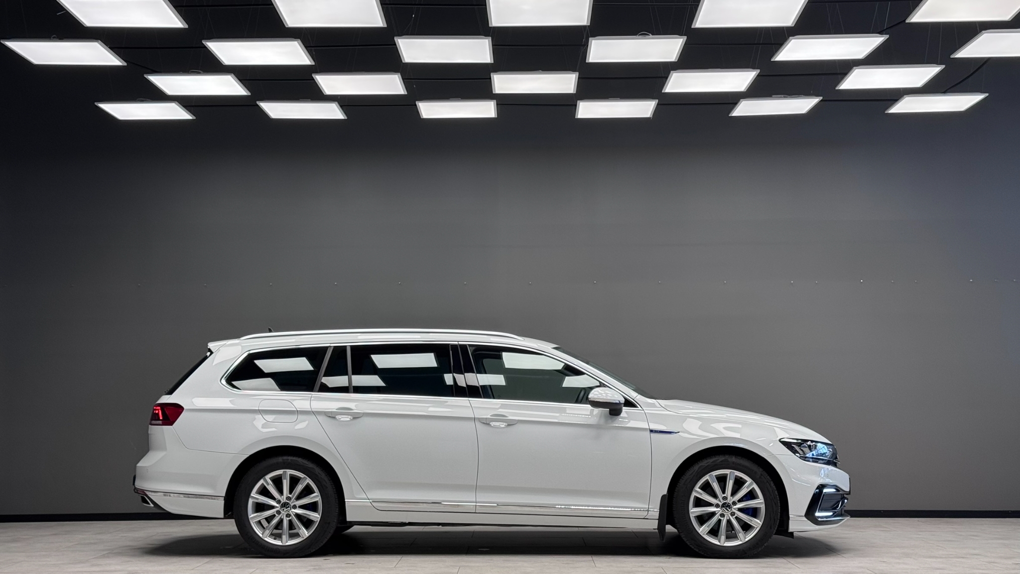 Volkswagen Passat 2023, bild 4/53