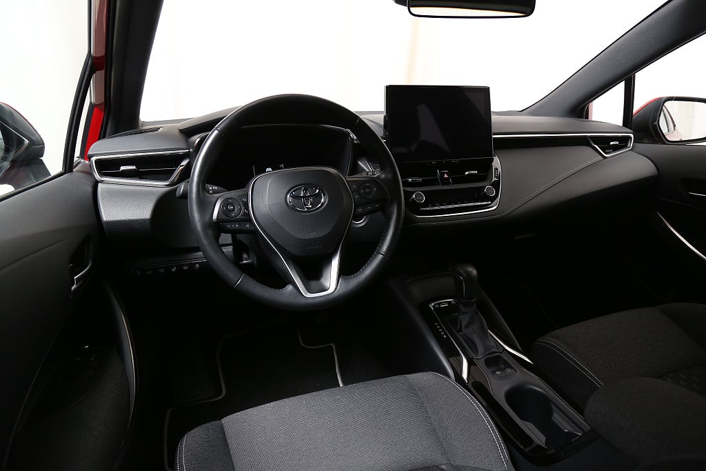 Toyota Corolla 1,8 Hybrid e-CVT 140hk Active Plus Aut Navi Dragkrok
