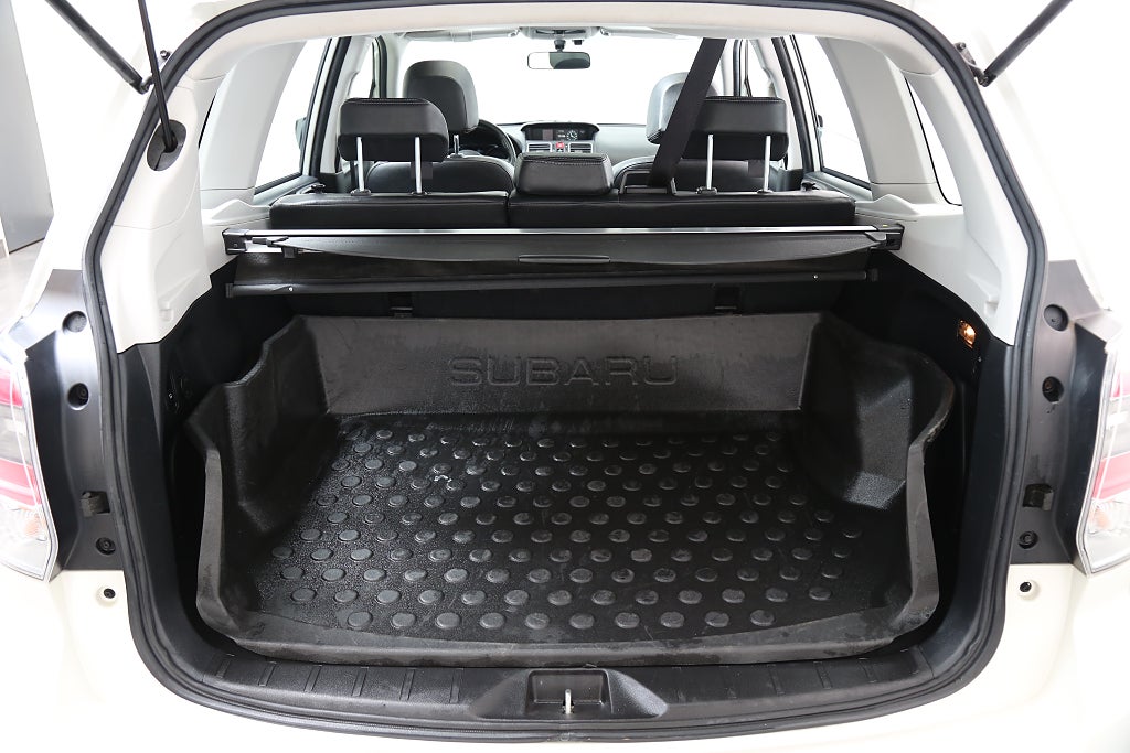 Subaru Forester 2,0D 147hk XE AWD Aut Panorama Skinn Drag 2016