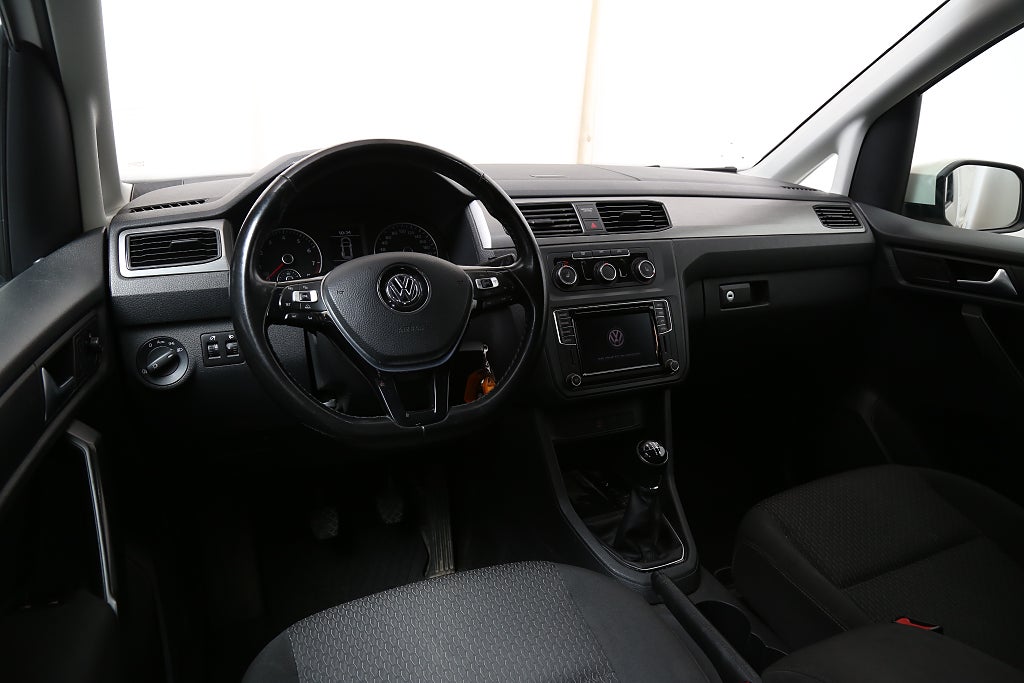 Volkswagen Caddy Combi 1,0 TSI 102hk LIFE 5-sits Navi CarPlay Dragkrok 2018