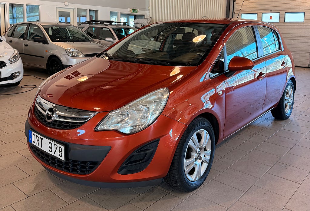 Opel Corsa 5-dörrar 1.2 ecoFLEX Enjoy Euro 5/SovDäck/ny servad