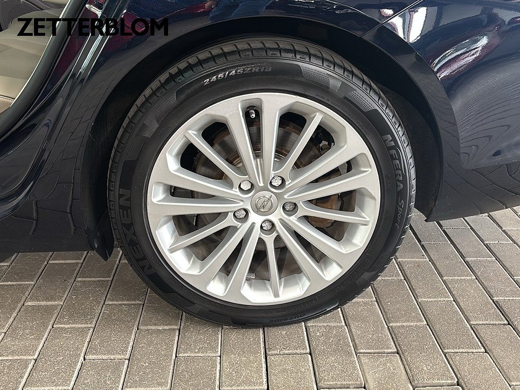 Sedan Opel Insignia 13 av 17