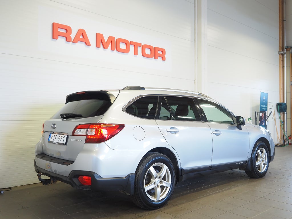 Subaru Outback 2.5 4WD Lineartronic 175hk Drag Skinn B-Kamera M-Värm