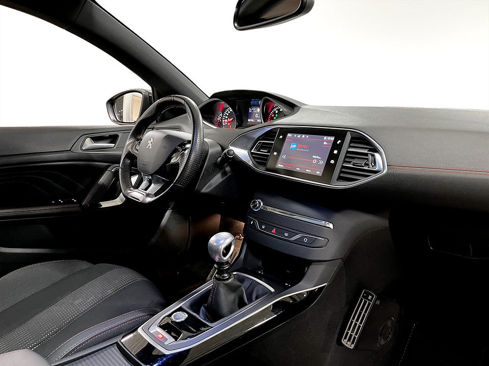 Bild på Peugeot 308 5D GT-Line 1.2 PT 130hk GLASTAK P-SENSORER 