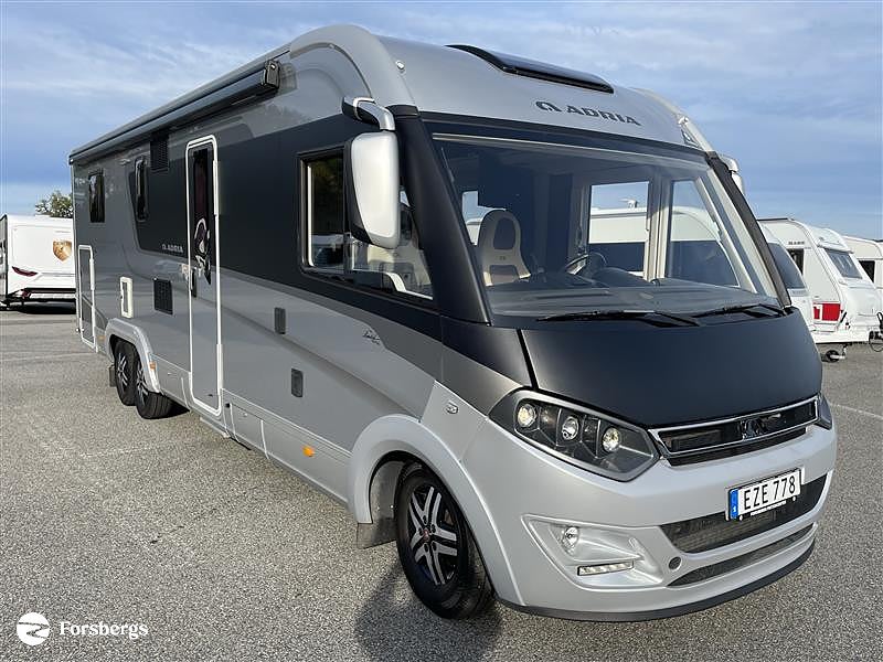 Adria SONIC SUPREME I 810SC / Hydrauliska stödben / AC bodel / Dragkro