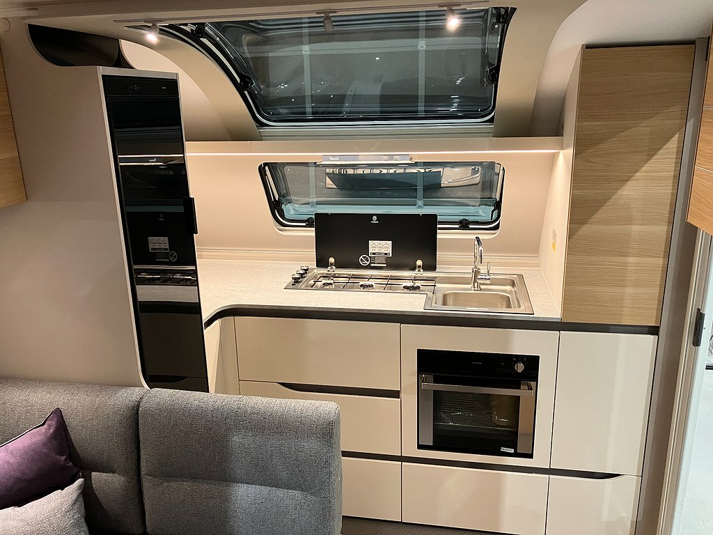Adria Adora 613 HT / 2095 kr månaden / Ny / Vi tar inbyten - Adria