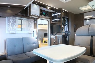 Husbil-integrerad Frankia F line I 840 FD 14 av 35