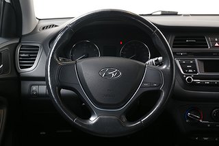 Halvkombi Hyundai i20 13 av 18