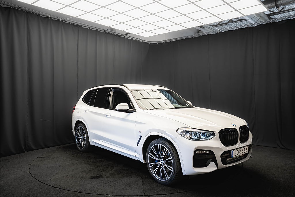 BMW X3 xDrive30i M Sport B-VÄRMARE LÄDER H/K DRAG 20'' 252hk