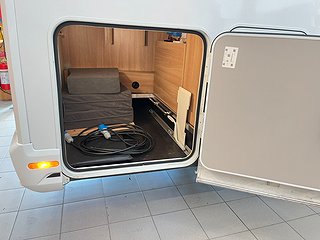 Husbil-halvintegrerad Knaus Sky TI 650 MF 9 av 28