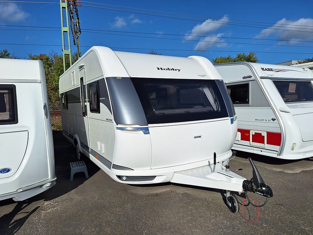 Hobby Prestige 560 FC Dubbelbädd, Dusch, Ugn, Tält