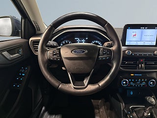 Ford Focus Active EcoBoost Active Mvärm Kamera Rattvärme S/V-hjul – bild 9