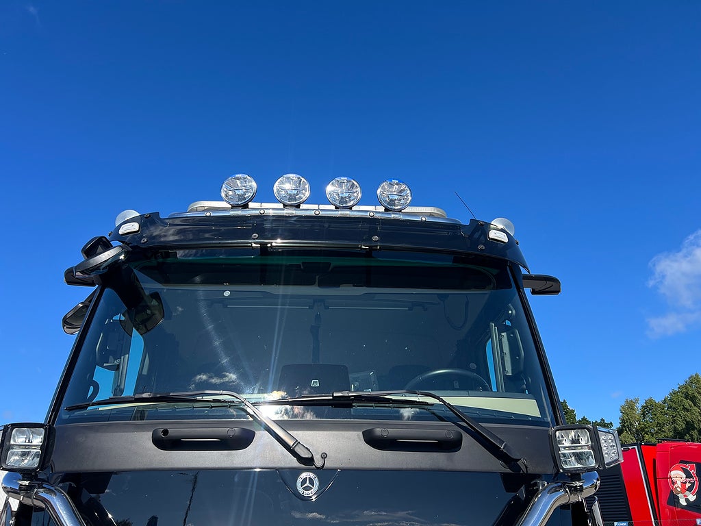 Mercedes-Benz Arocs 3251 Tridem Lastväxlare, Fullt Plogutrustad