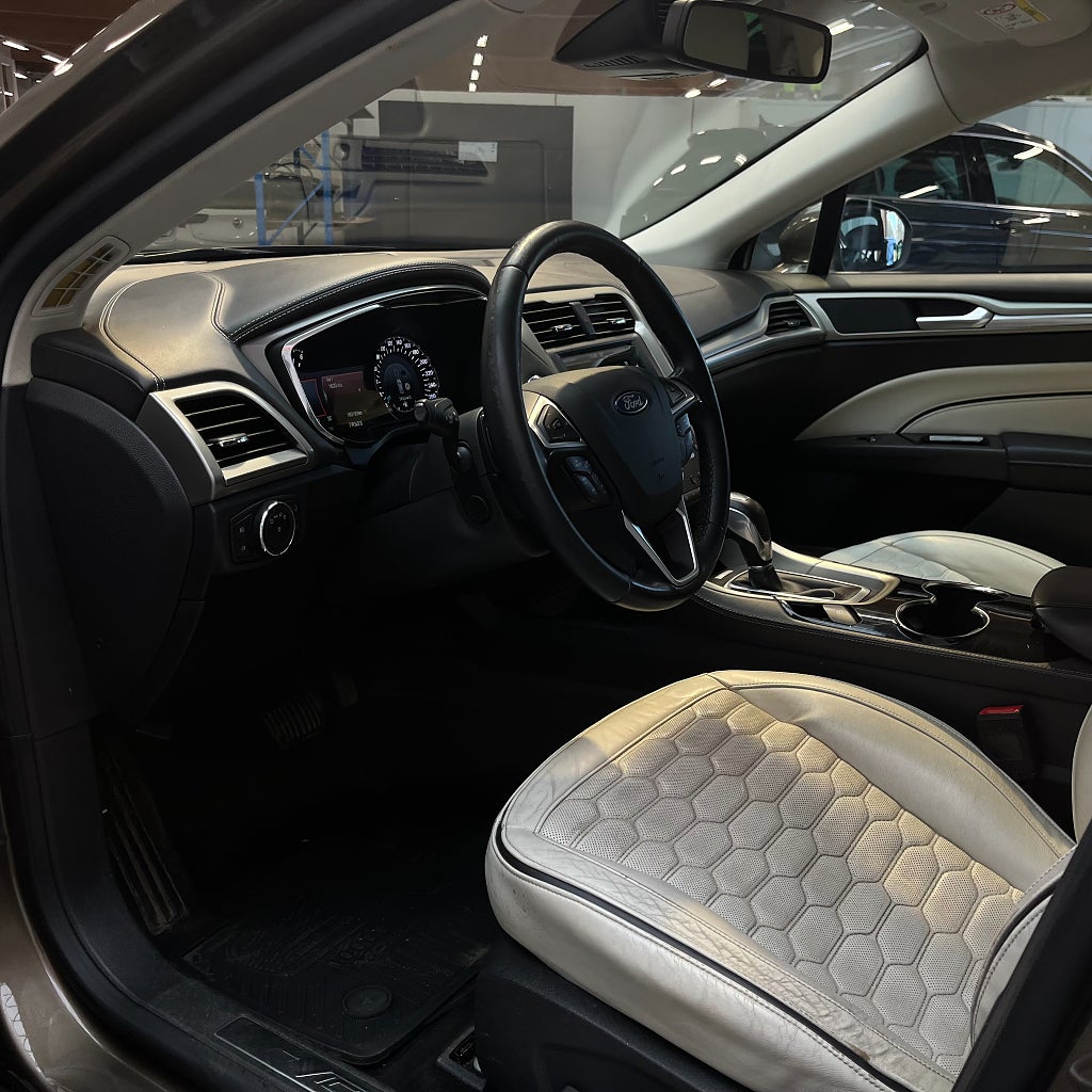 Ford Mondeo Sedan 2.0 TDCi Titanium Plus Vignale Massage Back