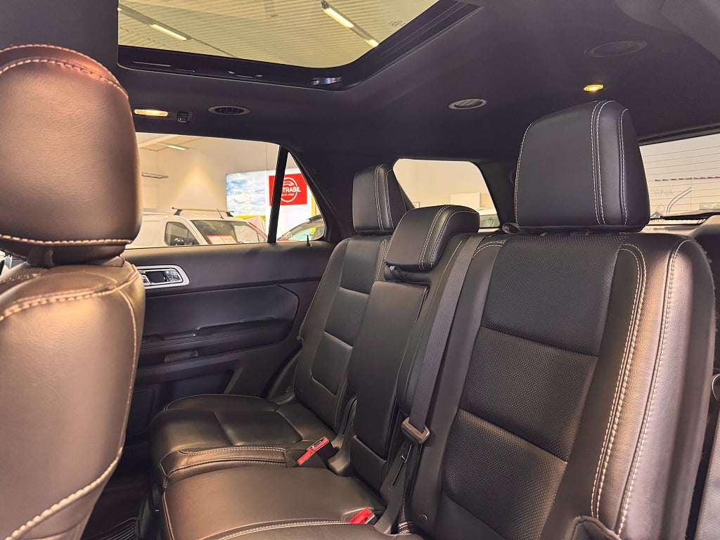 Ford Explorer 2013 - miniatyr 33