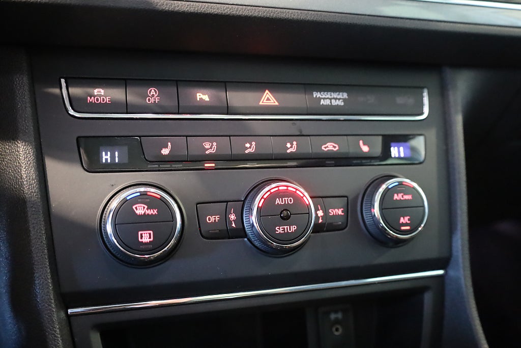 Seat Leon ST 1.4 TSI FR Pano Drag Kamera PDC Blåtand