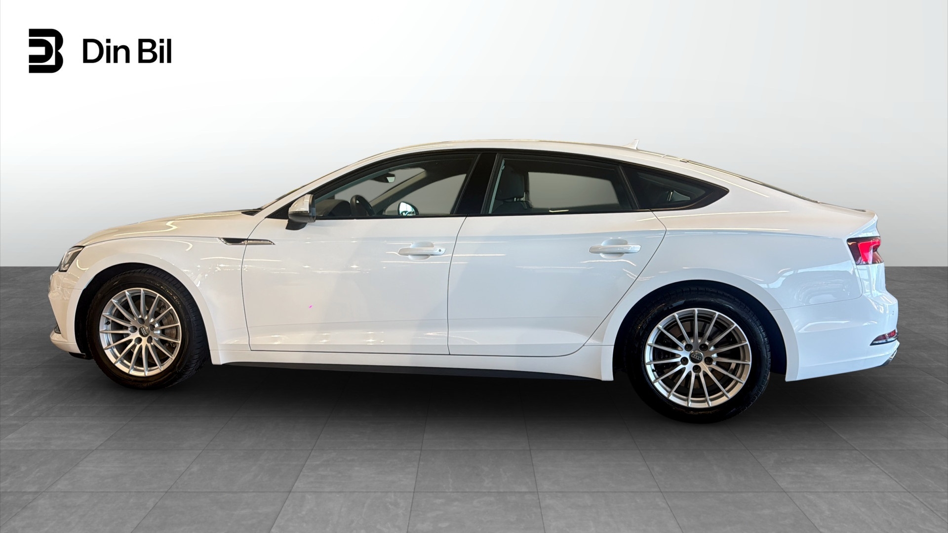 Audi A5 2019, bild 2/10