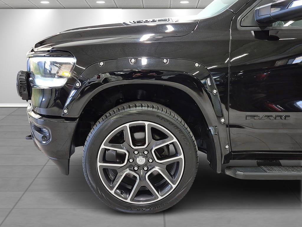 Dodge RAM 1500 Crew Cab Laramie Night Edition V8 HEMI Luftfj.