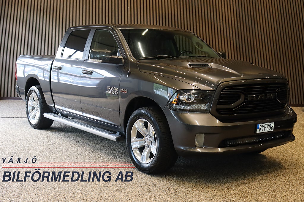 RAM 1500  5.7 V8 HEMI 4x4 TorqueFlite 5.7 V8 HEMI