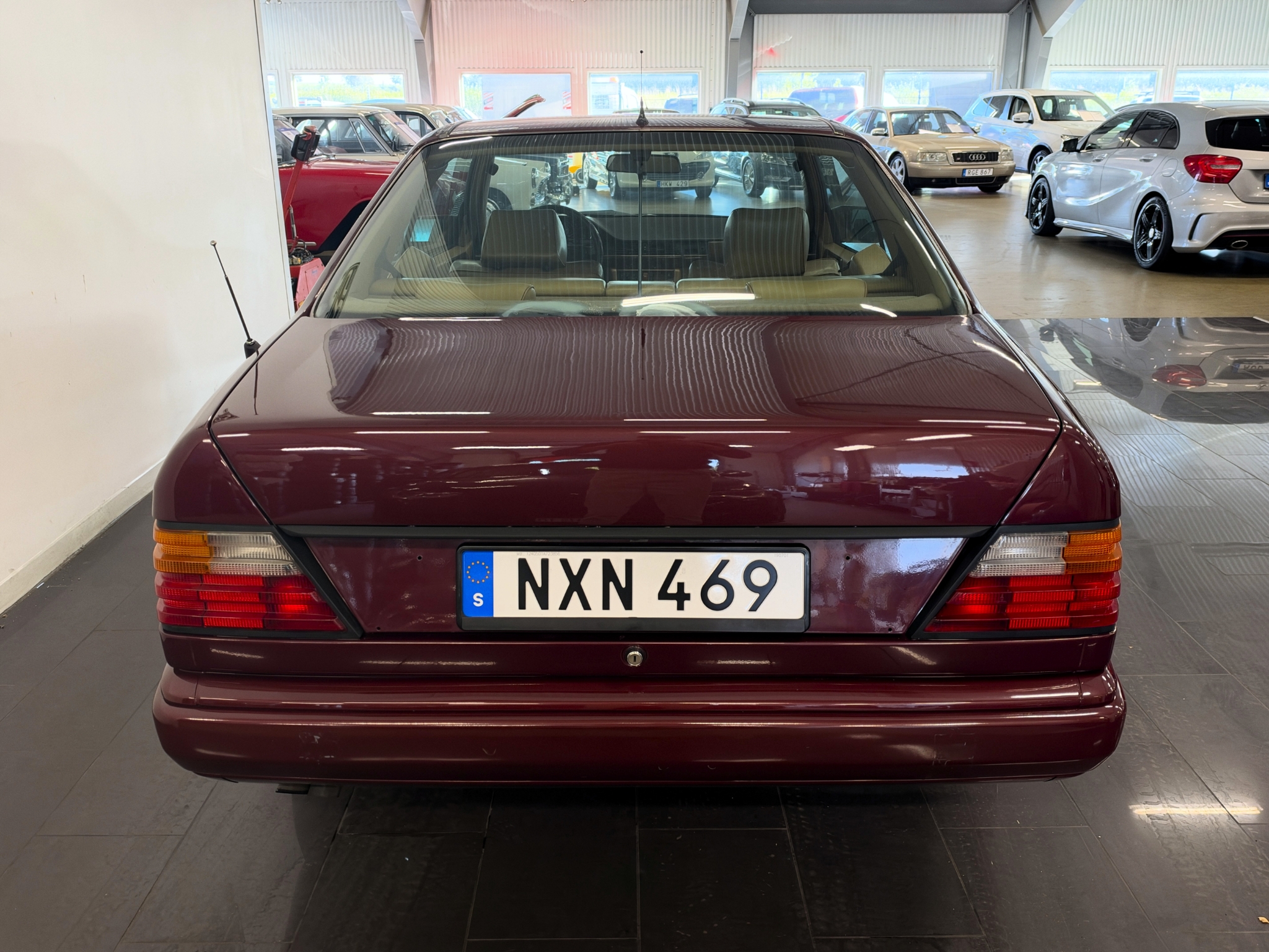 Mercedes-Benz 300 CE Coupé 1988, photo 4/10