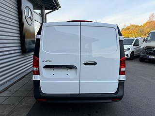 Transportbil - Skåp Mercedes-Benz eVito 13 av 21