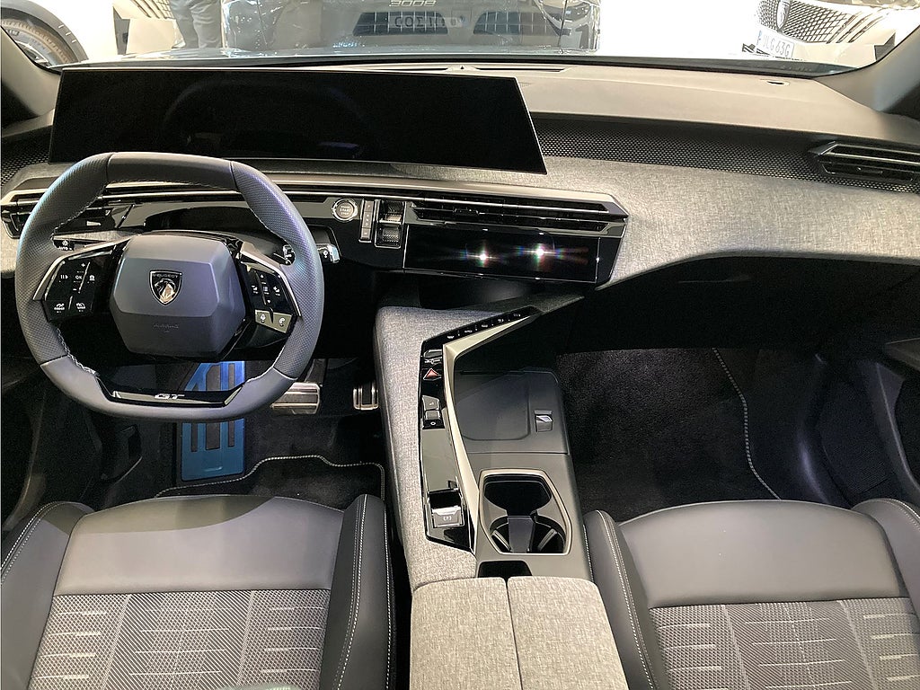 Bild på Peugeot 5008 GT Hybrid 145hk Aut - NYA VINTERHJUL INGÅR!