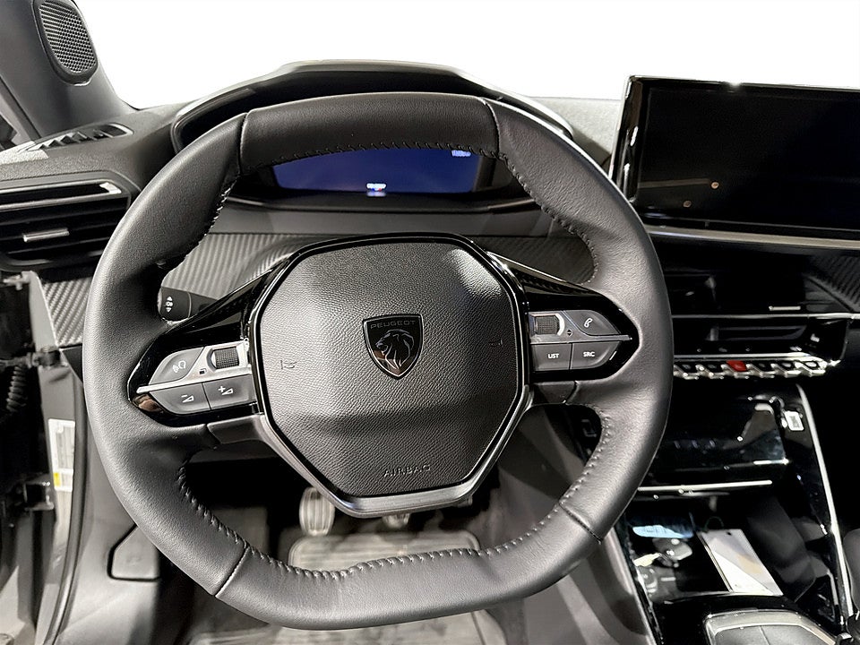 Bild på Peugeot 2008 Allure 1.2 PT 130hk Aut CARPLAY P-SENSORER