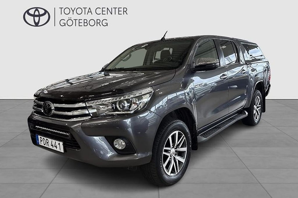 Toyota Hilux D-CAB 2,4D AUTO 4WD PREMIUM SKINNKLÄDSEL
