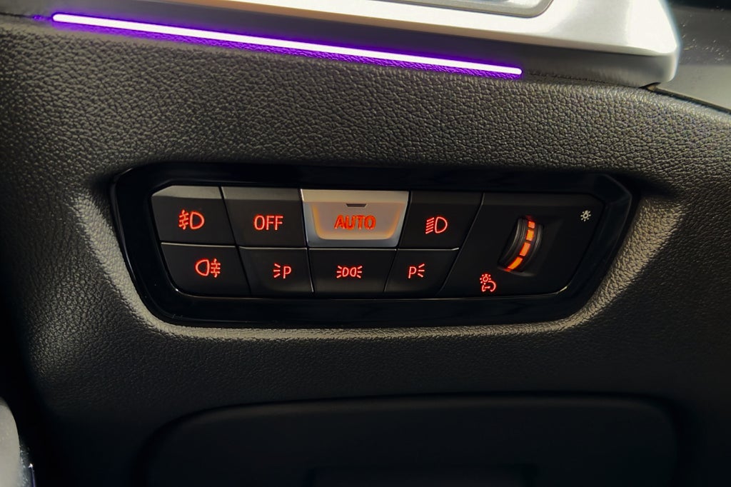 BMW 330e Touring|Drag|Värmare|CarPlay|B-kamera|Cockpit|XtraBoost