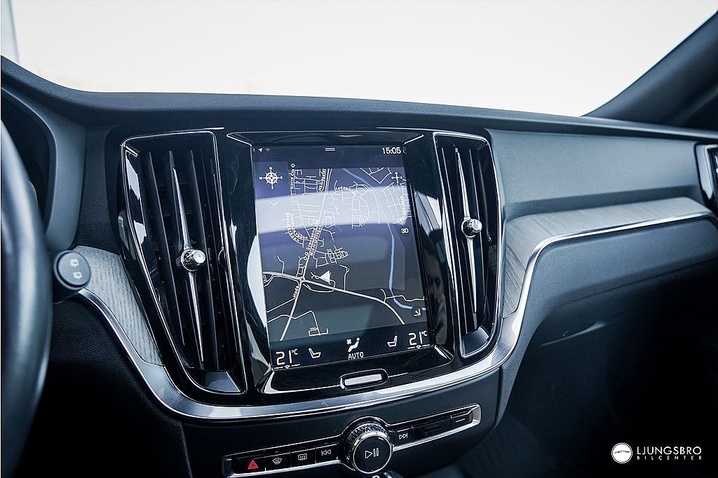 Volvo V60 D4 Inscription 190hk / Brun Läder / Pano / B-Kamera