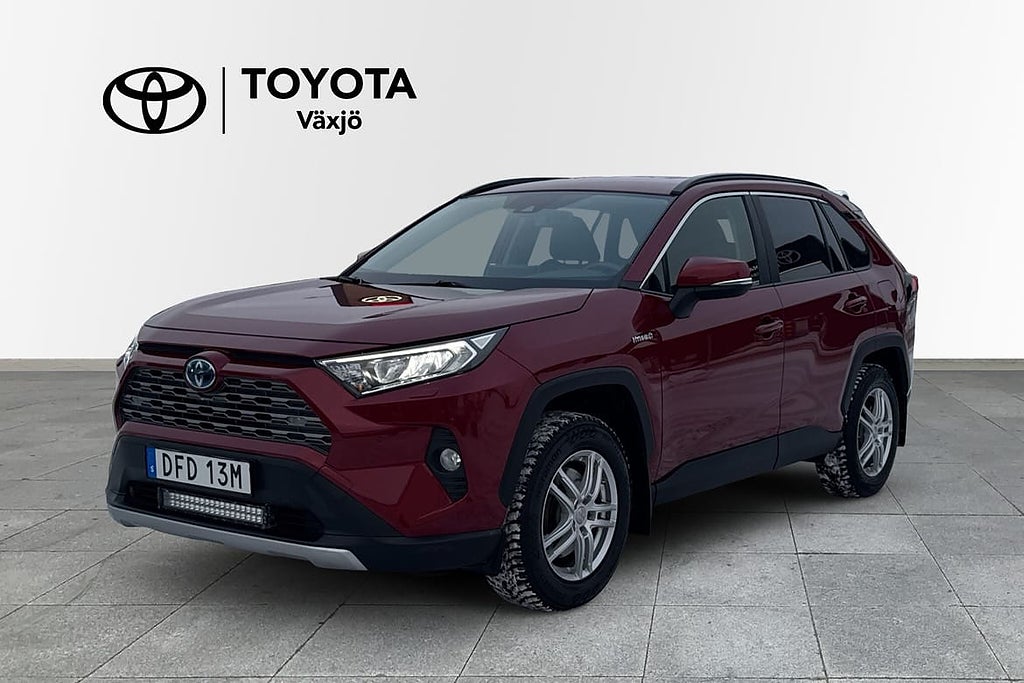 Toyota RAV4 Hybrid AWD-i Active Komfortpaket M-värmare Drag V-hjul