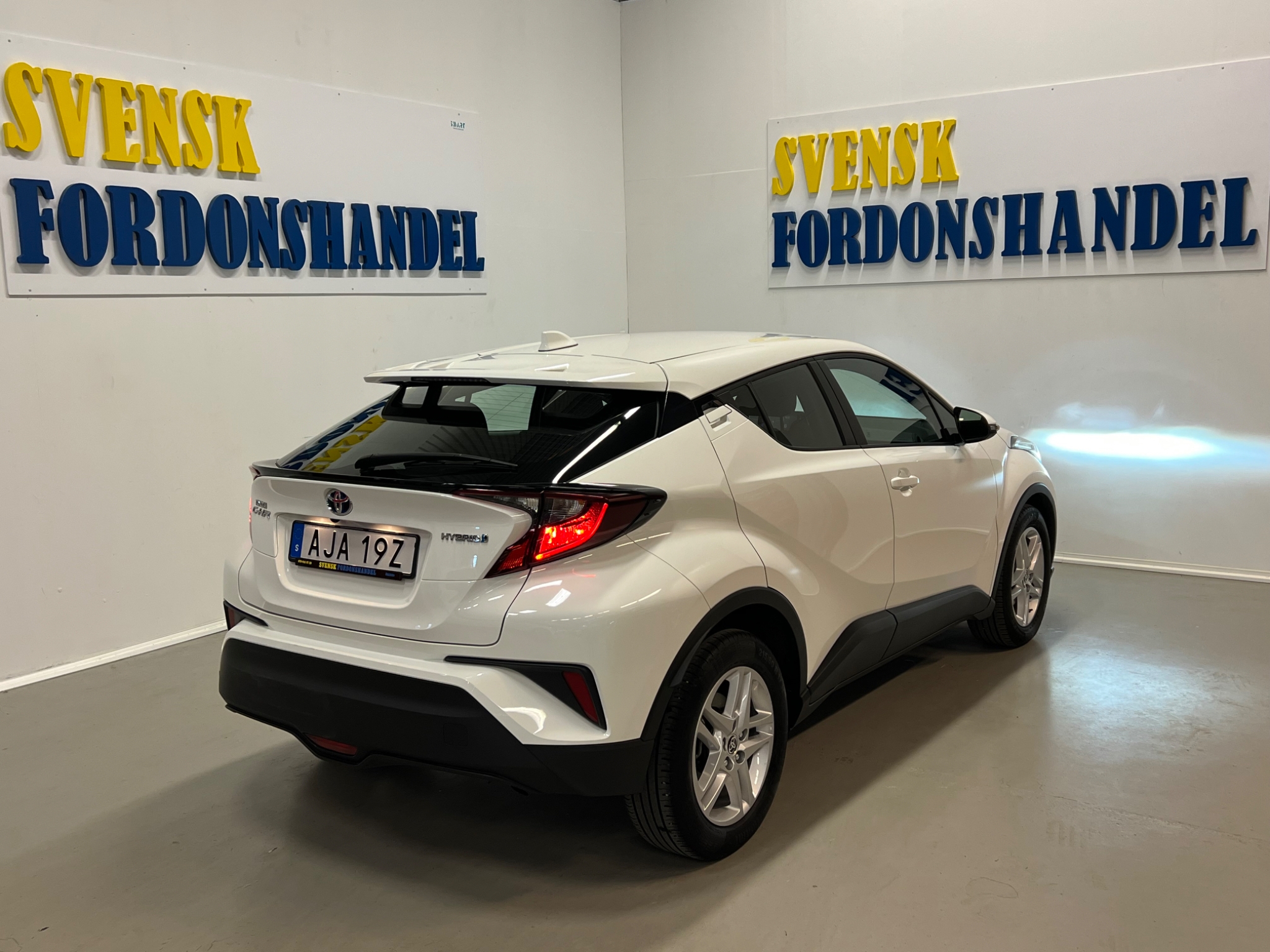 Toyota C-HR Hybrid CVT (Automat) Active 2023, bild 6/10