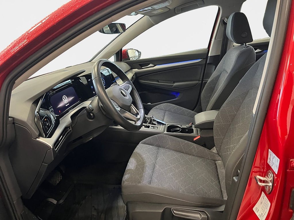 Volkswagen Golf 1.0 eTSI 110hk *Adaptiv Farthållare/App-C...