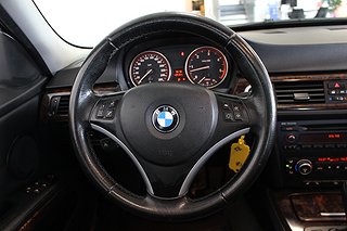 Kombi BMW 330 11 av 20