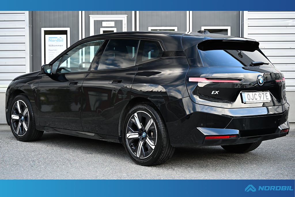 BMW iX