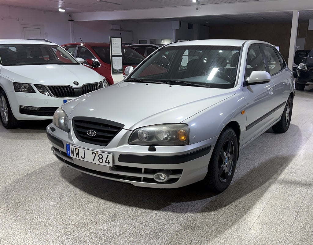 Hyundai Elantra Halvkombi 2.0  NY BES.