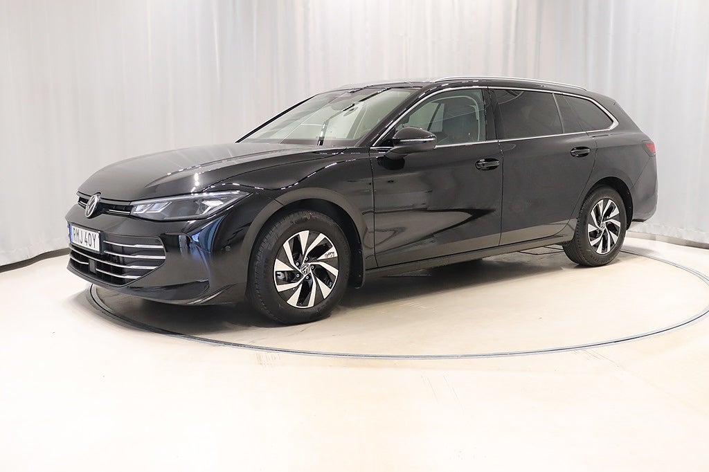 Volkswagen Passat 1.5 eTSI 150hk Drag Värmare Kamera Nav 2025