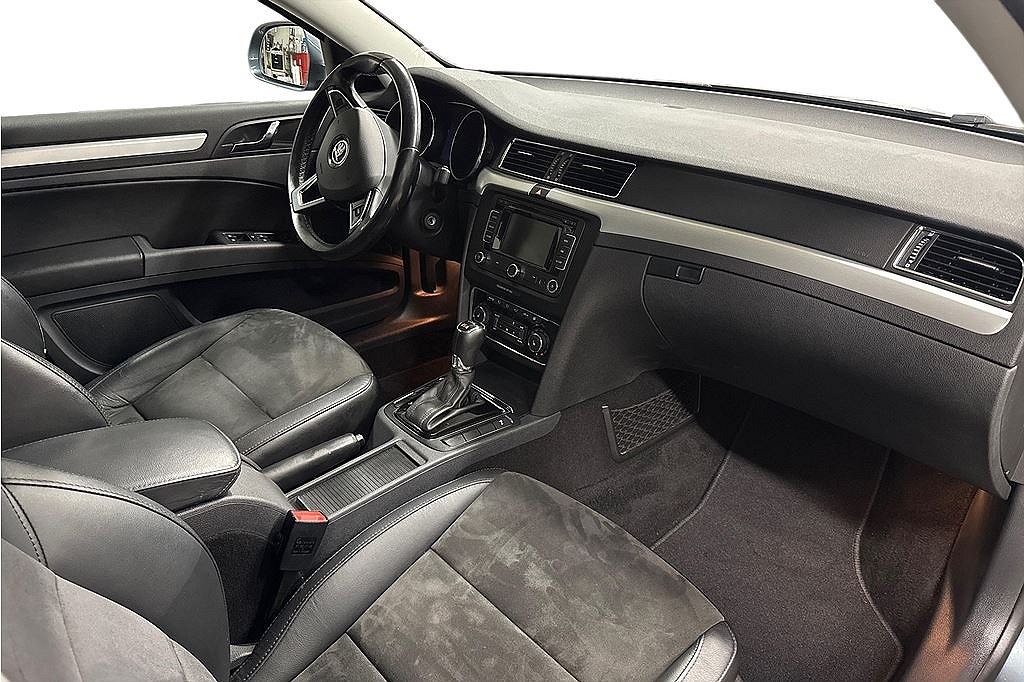 Skoda Superb Superb, 2.0 TDI 4X4 Elegance, Drag, Navi, 2 brukare