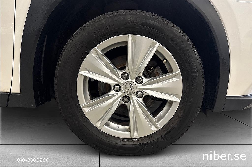 Lexus UX UX250H CVT 178HK, 3 brukare