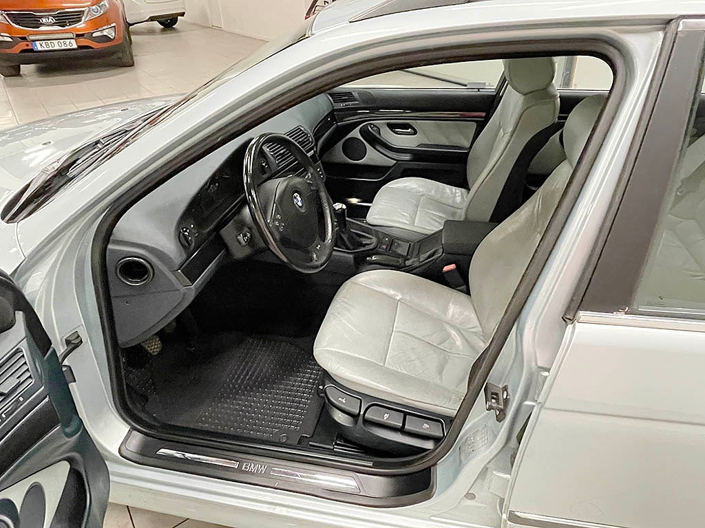 BMW 528 i Touring 193Hk