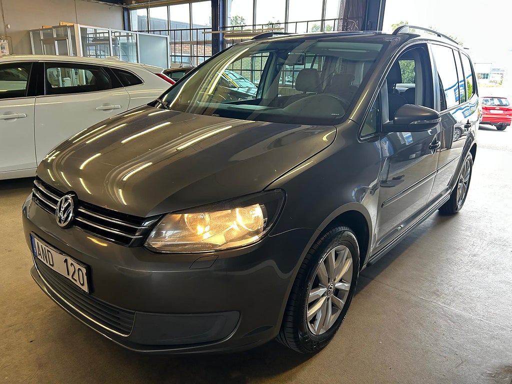 Volkswagen Touran 1,6TDI 5-Sits Dragkrok "Nyservad"