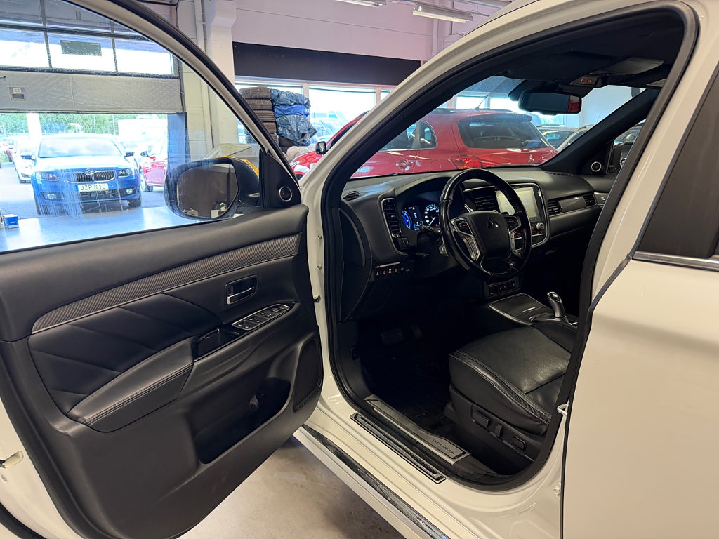 Mitsubishi Outlander 2020 - miniatyr 9