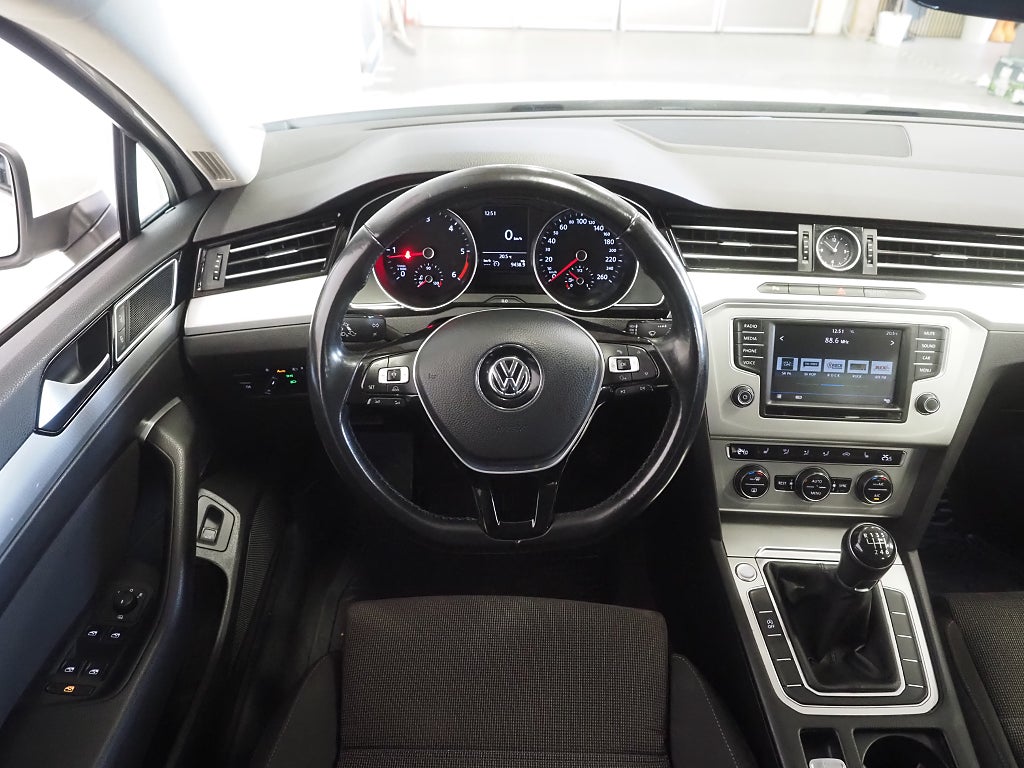 Volkswagen Passat Sportscombi 2.0 TDI  BlueMotion Base | Drag | B-Kam | 2017