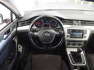 Kombi Volkswagen Passat 14 av 23