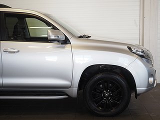 SUV Toyota Land Cruiser 5 av 24