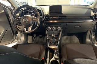 Halvkombi Mazda 2 9 av 20
