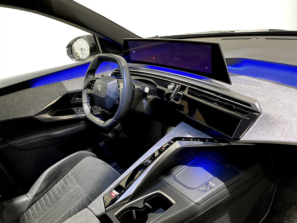 Bild på Peugeot 5008 GT Hybrid Aut 7-SITS B-KAMERA CARPLAY 145hk