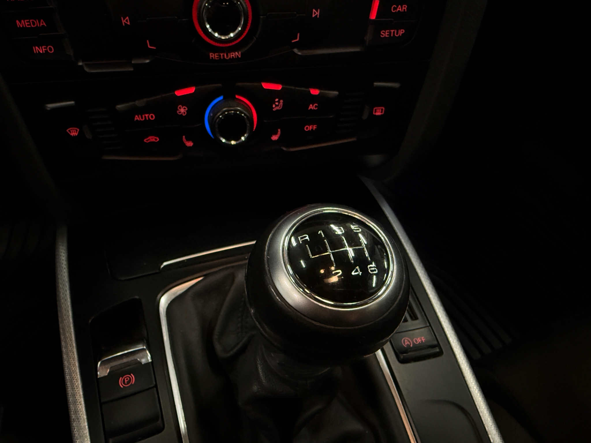 Audi A4 2012, bild 7/44